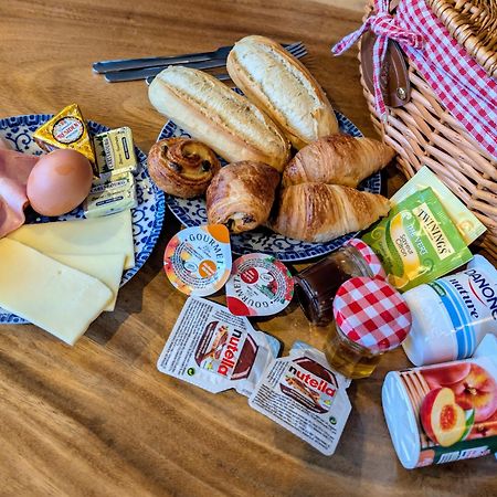 A Fleur De Couette Hotell Auvelais Eksteriør bilde