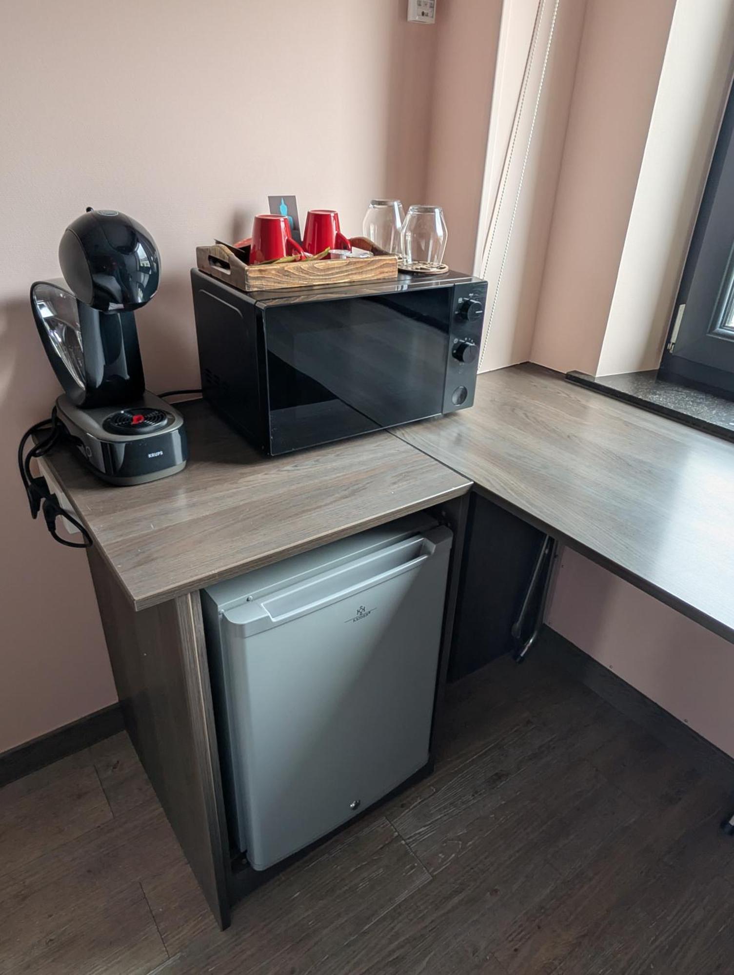 A Fleur De Couette Hotell Auvelais Eksteriør bilde