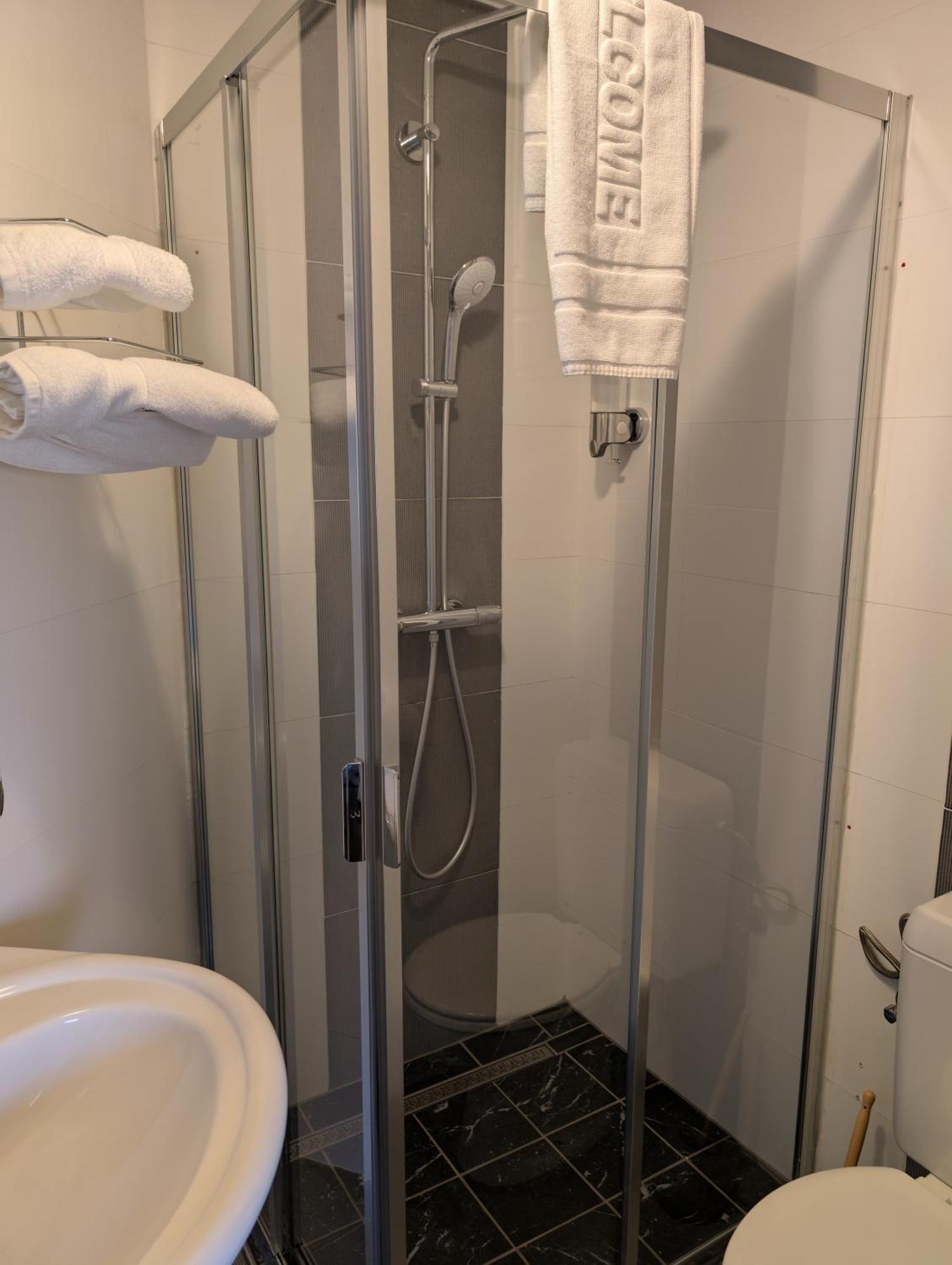 A Fleur De Couette Hotell Auvelais Eksteriør bilde