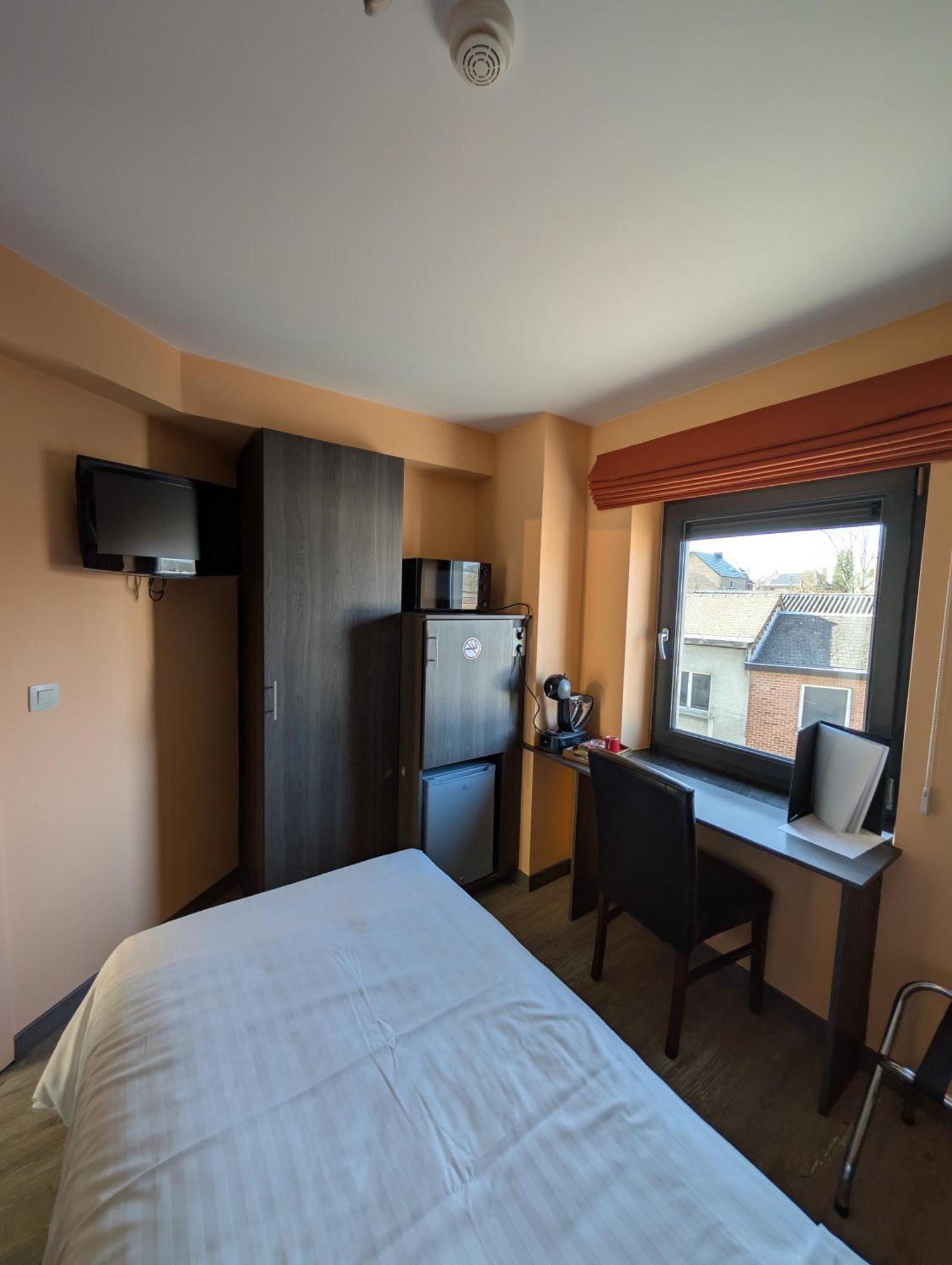 A Fleur De Couette Hotell Auvelais Eksteriør bilde