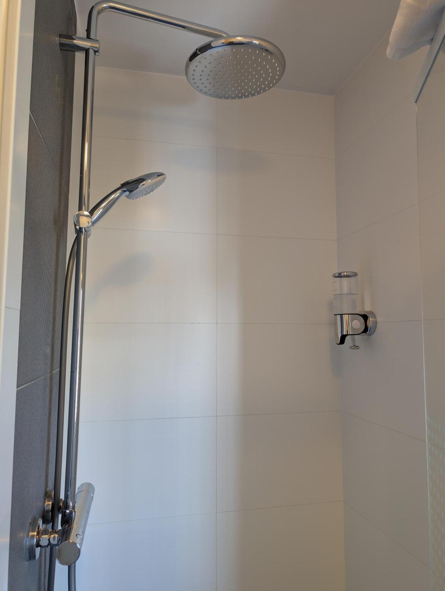 A Fleur De Couette Hotell Auvelais Eksteriør bilde